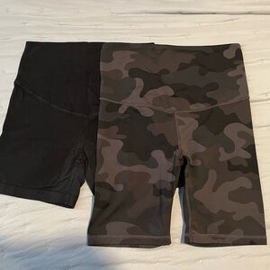 Large Lot of Gap and Old Navy Maternity Clothes - size small